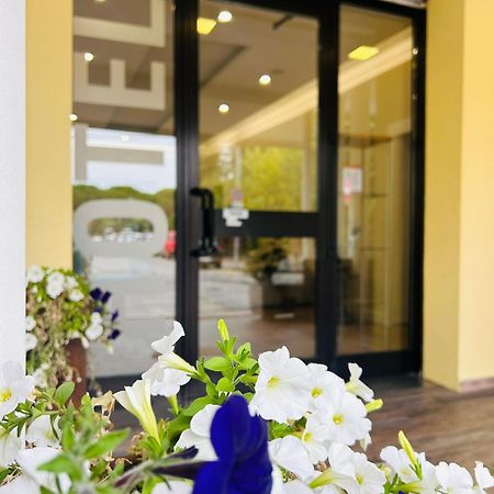 Hotel Benaco Mavras Peschiera del Garda Dış mekan fotoğraf