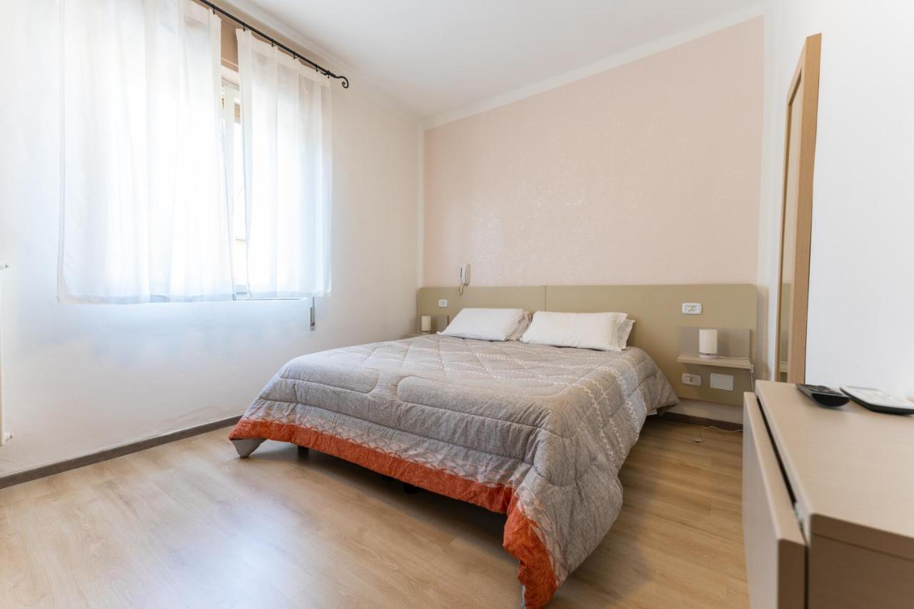 Hotel Benaco Mavras Peschiera del Garda Dış mekan fotoğraf