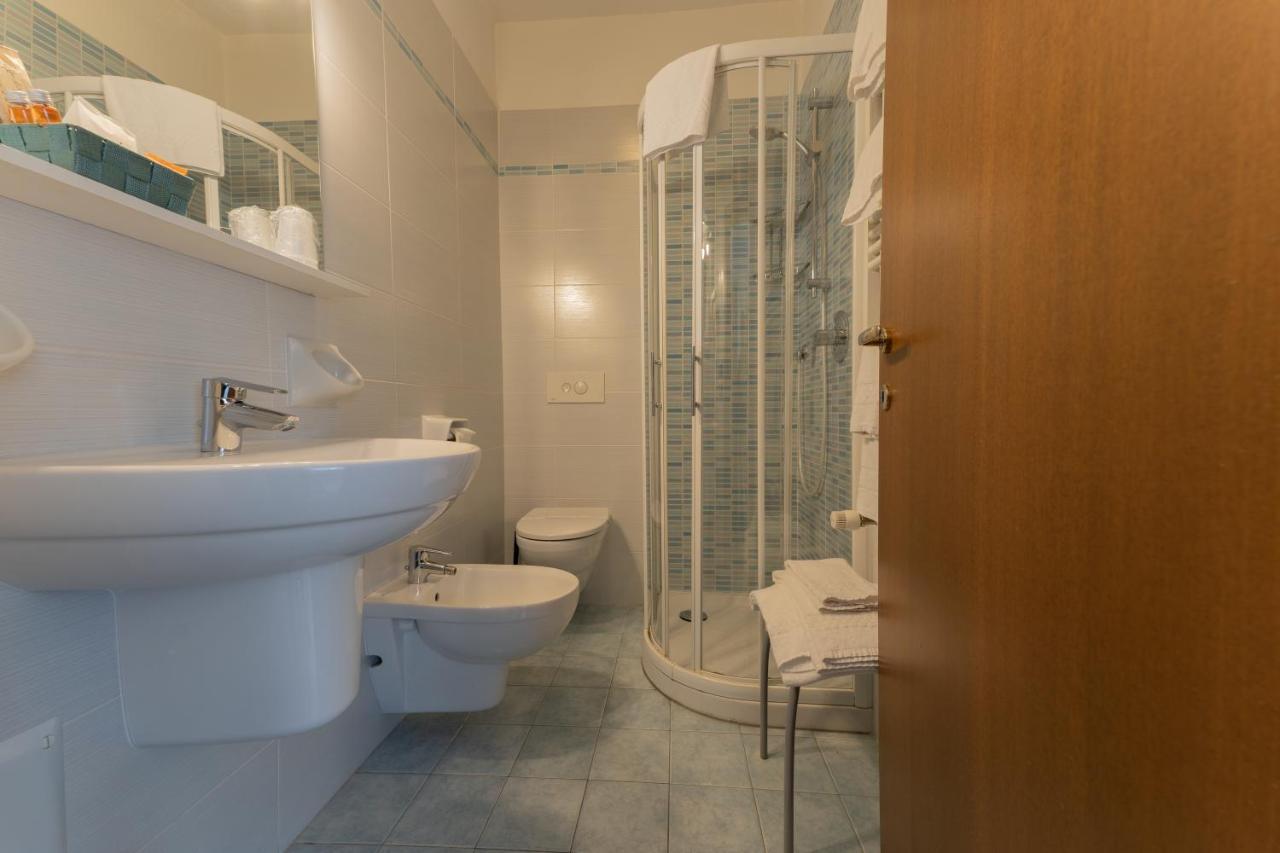 Hotel Benaco Mavras Peschiera del Garda Dış mekan fotoğraf