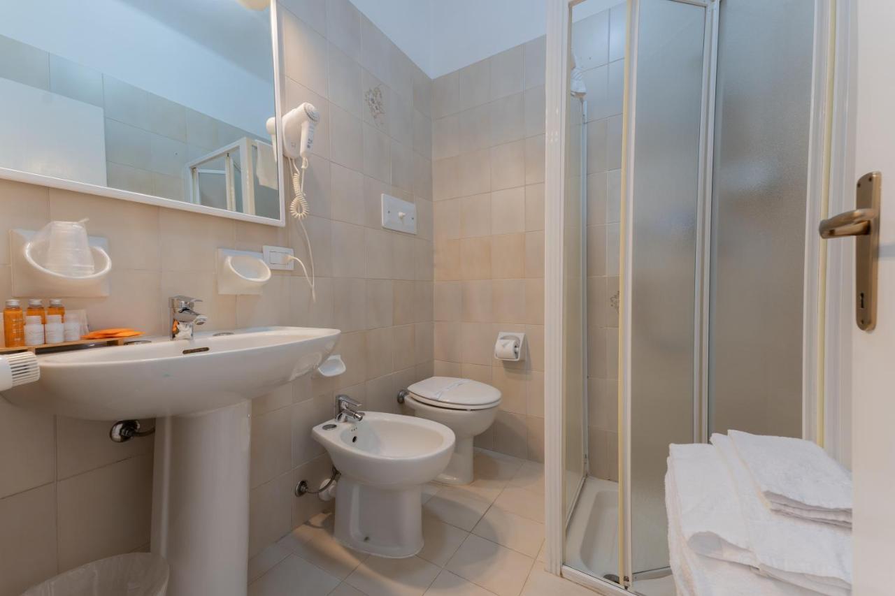 Hotel Benaco Mavras Peschiera del Garda Dış mekan fotoğraf