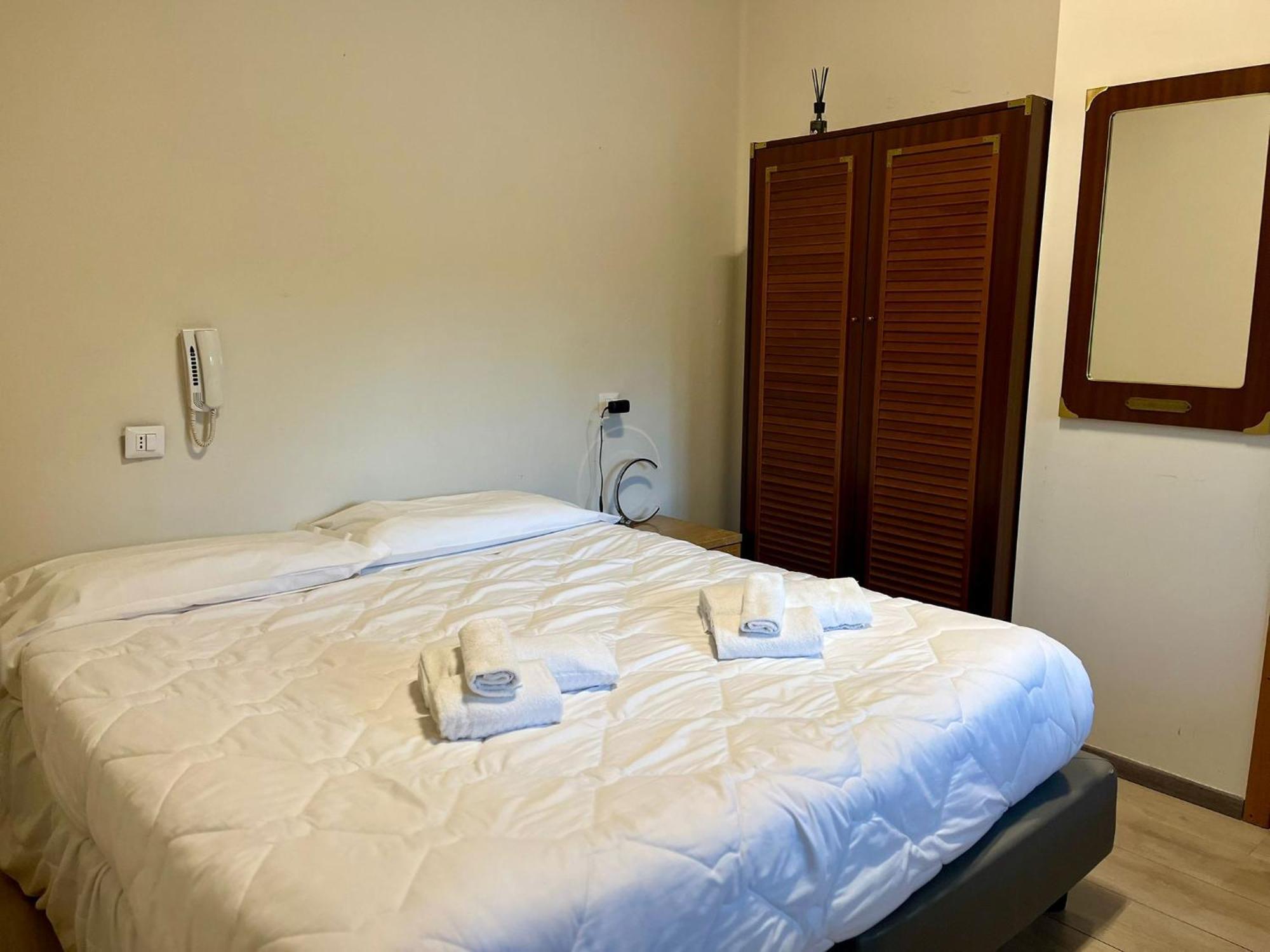 Hotel Benaco Mavras Peschiera del Garda Dış mekan fotoğraf